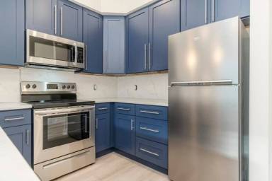 Main picture of 4550 Mitchell St
