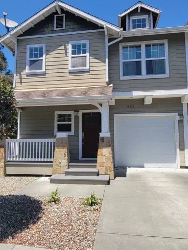 Main picture of 937 Martin Cir