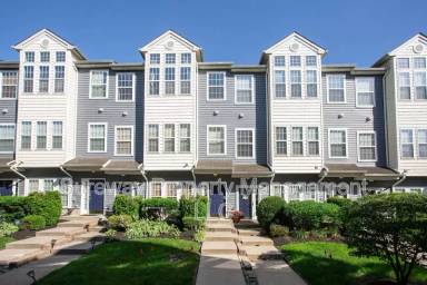 Main picture of 15 Fawn Ct