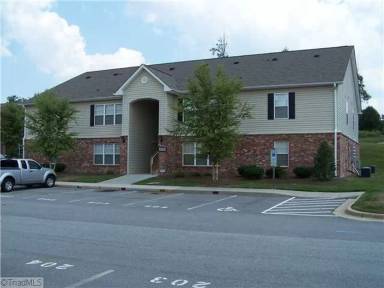 Main picture of 1880 Crest Hollow Dr