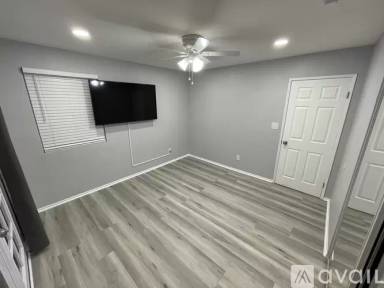 Main picture of 469 W 2nd St