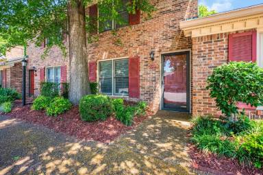 Main picture of 726 Kent Rd