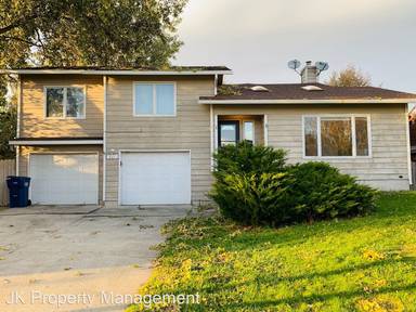 Main picture of 621 Coyote Ln