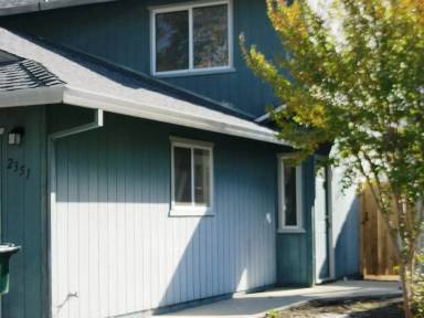Main picture of 2351 Ferry St