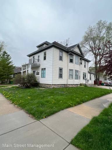 Main picture of 200 S Maple Ave