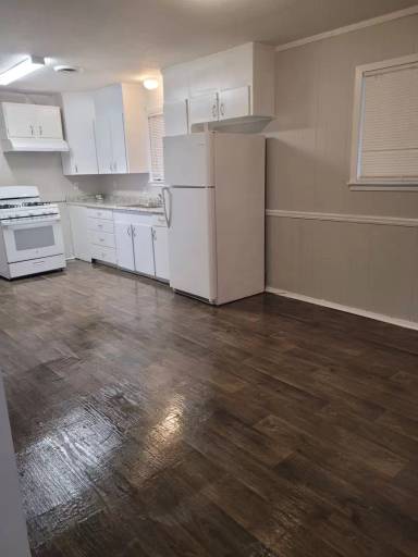 Main picture of 3257 Woodview Dr