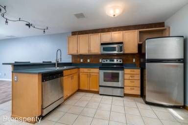 Main picture of 1040 NW NAITO PARKWAY BLDG O