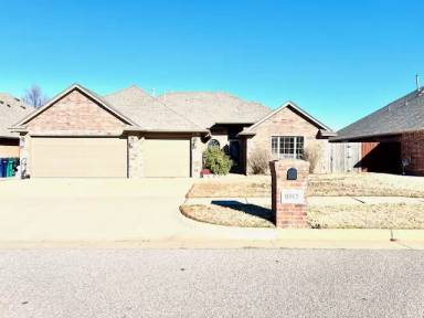 Main picture of 9013 NW 92nd St