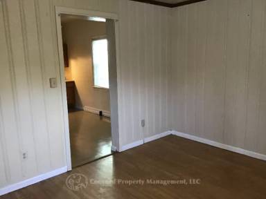 Main picture of 3033 Hamilton Ave