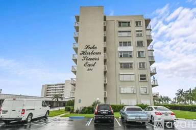 Main picture of Lake Harbour Towers