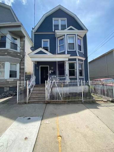 Main picture of 114 Chadwick Ave