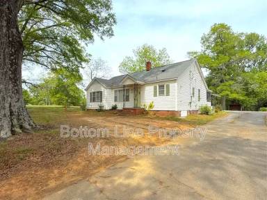 Main picture of 4424 Hovis Rd
