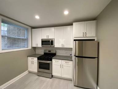 Main picture of 5058 N Wolcott Ave