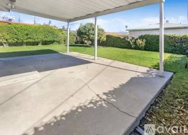 Main picture of 5109 N Varnell Ave