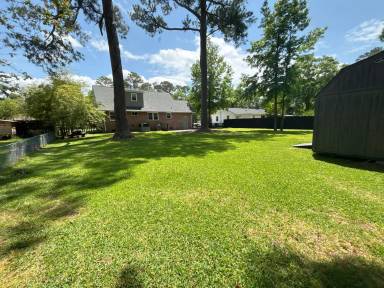 Main picture of 809 Edgewood Dr