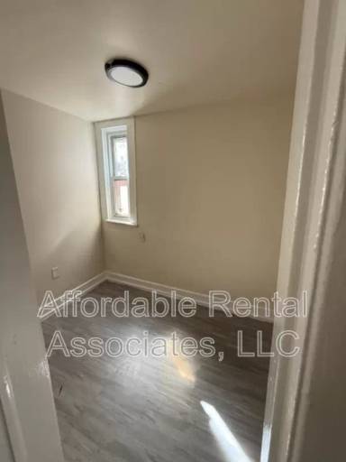 Main picture of 1922 S 6th St
