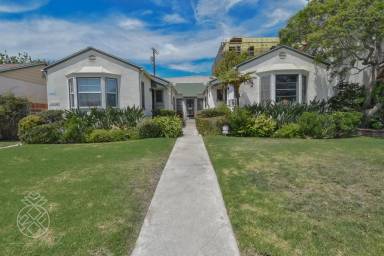 Main picture of 10593 1/2 Ayres Ave