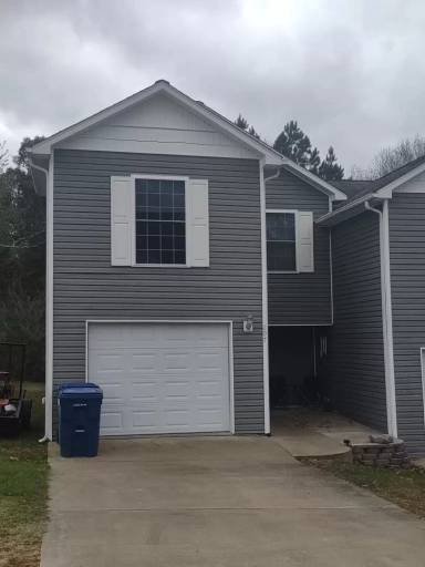 Main picture of 295 Tara Ct