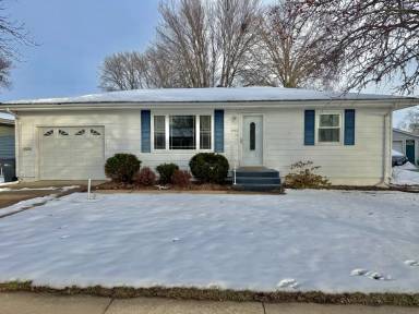 Main picture of 1704 Parkway Dr