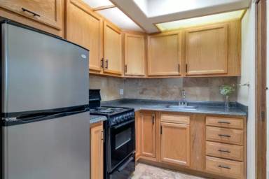 Main picture of 5721 W Royal Palm Rd