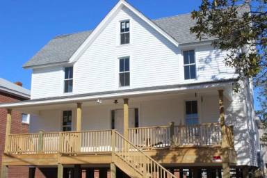 Main picture of 205 Sir Walter Raleigh St