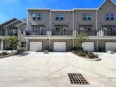 Main picture of Holiday Pines Townhomes