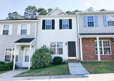 Main picture of 204 Meadowbrook Ln