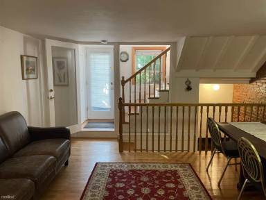 Main picture of 17 Boston St