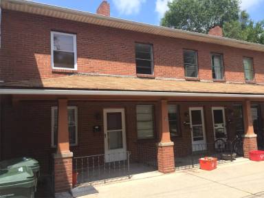 Main picture of 133 W Logan St