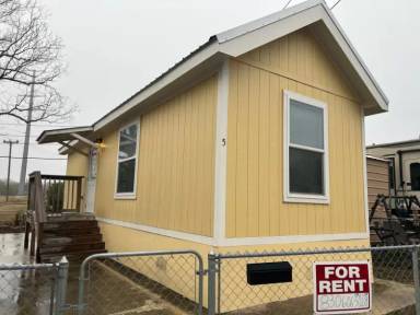 Main picture of 5215 Crestway Rd