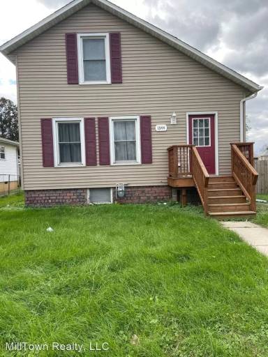 Main picture of 1322 1/2 Morton Dr