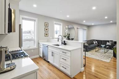 Main picture of 194 Havre St