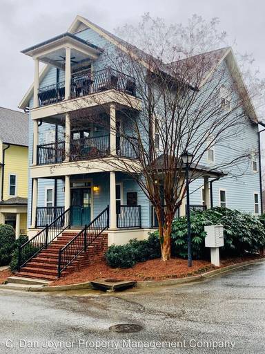 Main picture of 204 E Park Ave