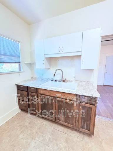 Main picture of 722-724 E Drachman St