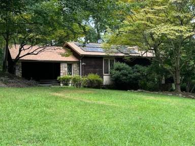 Main picture of 13 N Foxxborough Ln