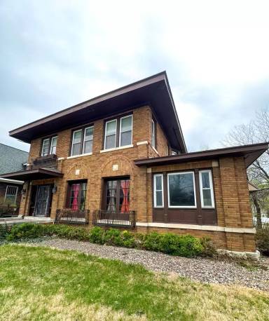 Main picture of 2200 Broadway St