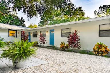 Main picture of 3860 7th Ave N