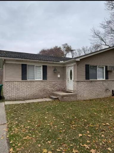 Main picture of 1054 Fred W Moore Hwy