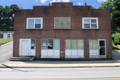 Main picture of 155 W Main St
