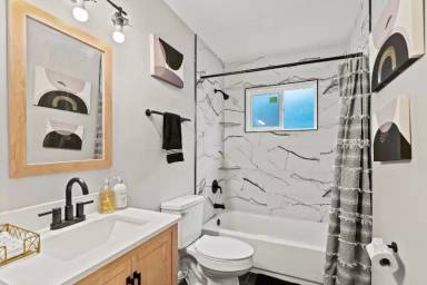 Main picture of 10951 Naples Ct N