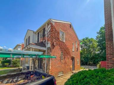 Main picture of 19440 Hartwell St