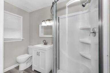 Main picture of 1505A - B Wells Ave SE