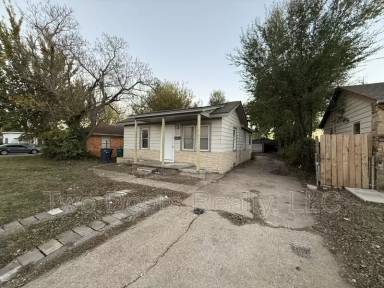 Main picture of 938 SW 51st St