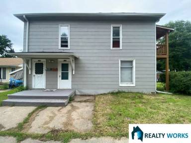 Main picture of 5140-5142 Adams St