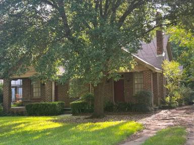 Main picture of 3352 Montezuma Rd