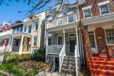 Main picture of 1115 Staples St NE