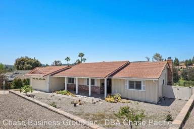 Main picture of 17448 Bernardo Oaks Dr