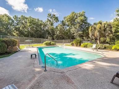 Main picture of 5753 SW 10th Pl