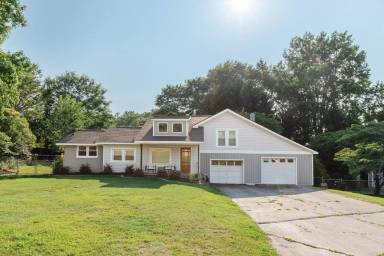 Main picture of 403 Pine St