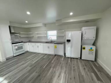Main picture of 2288 Stearnlee Ave